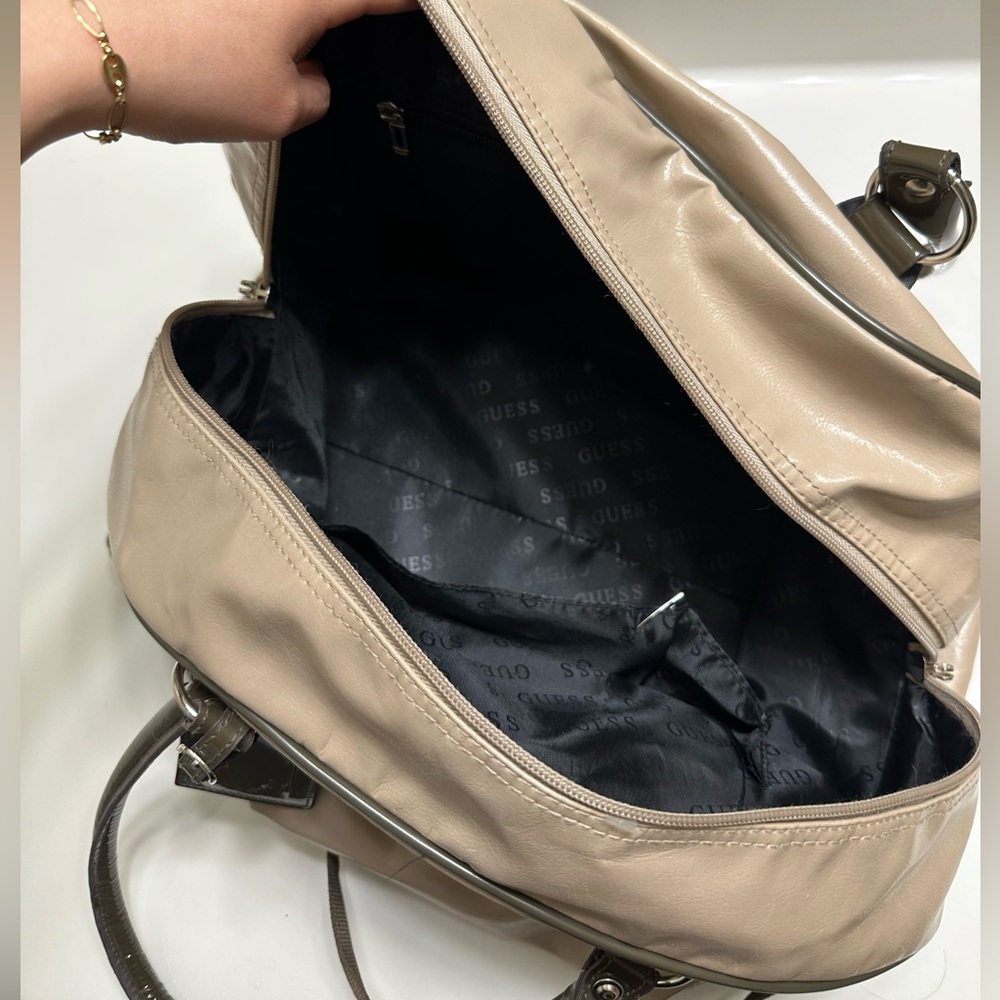 GUESS DUFFEL BAG - Picture 8 of 11